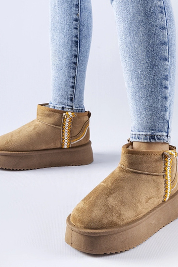 Dunkelbeige Schneestiefel...