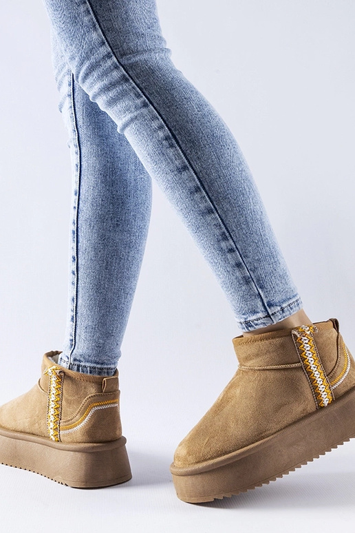 Dunkelbeige Schneestiefel auf...