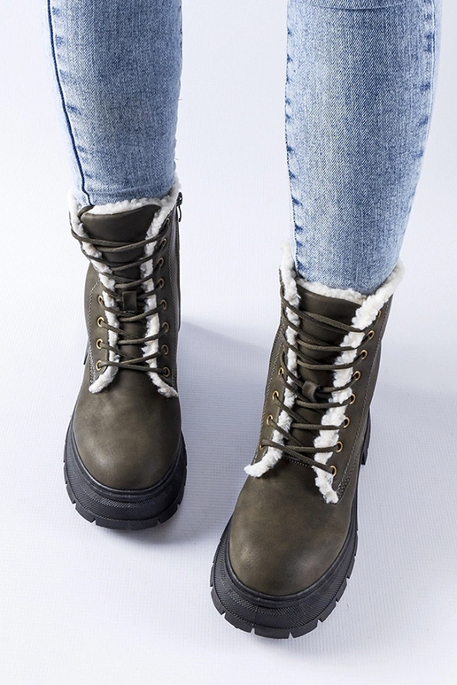 Grüne gefütterte Trekkingstiefel...