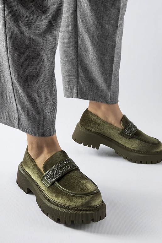 Grüne Loafer mit Zirkonen verziert...