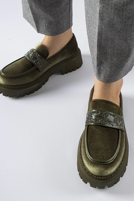Grüne Loafer mit Zirkonen verziert...