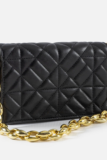 Schwarze gesteppte...