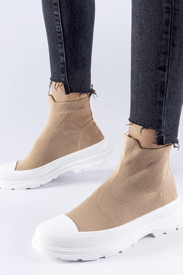 Braune Sneakers mit...