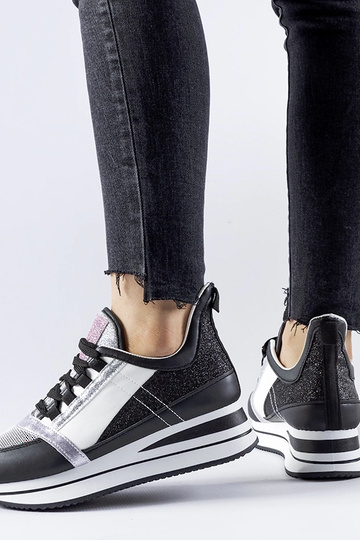 Schwarze Glitzer-Sneaker... 2