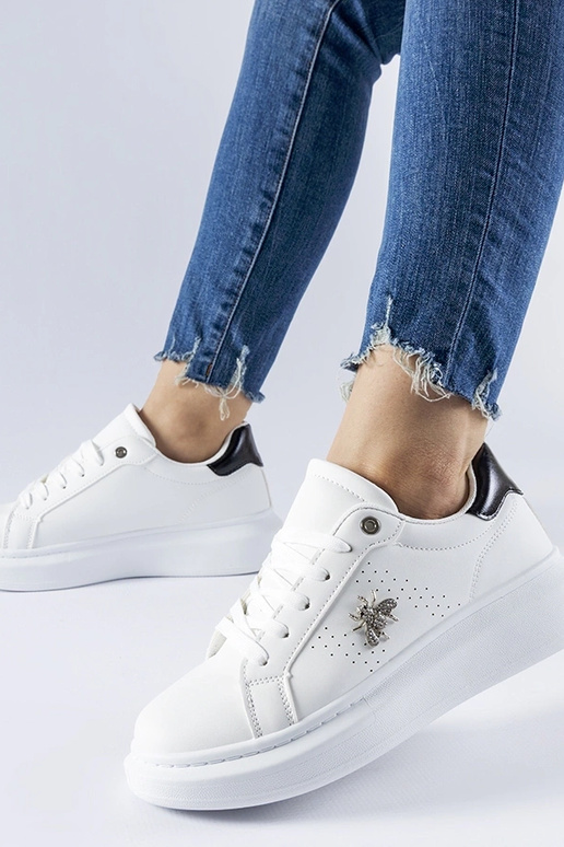 Weiße Sneakers mit... Weiße Sneakers mit...