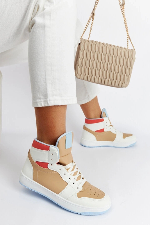 Weiße und beige High-Top-Sneakers...