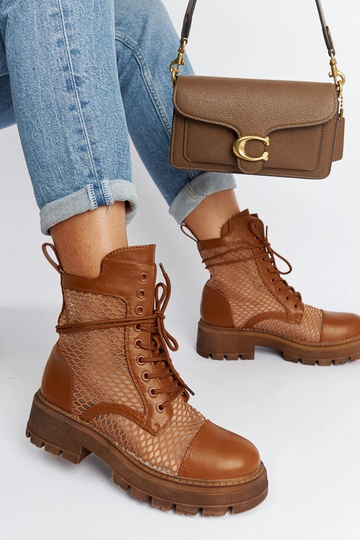 Braune durchscheinende...