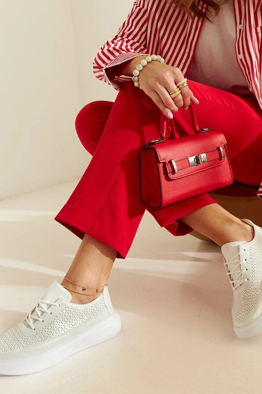 Silberne Plateau-Sneaker für Damen... Silberne Plateau-Sneaker für Damen...