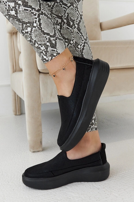 Schwarze durchbrochene Damenschuhe,...