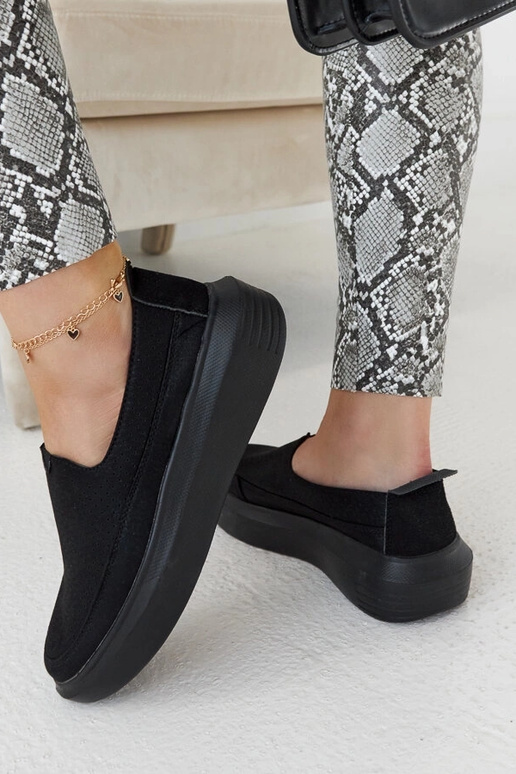 Schwarze durchbrochene Damenschuhe,...