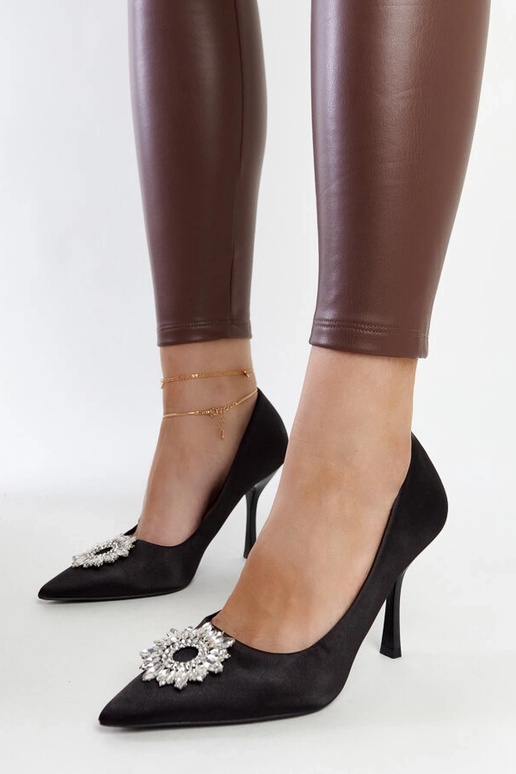 Schwarze satinierte Stilettos mit...