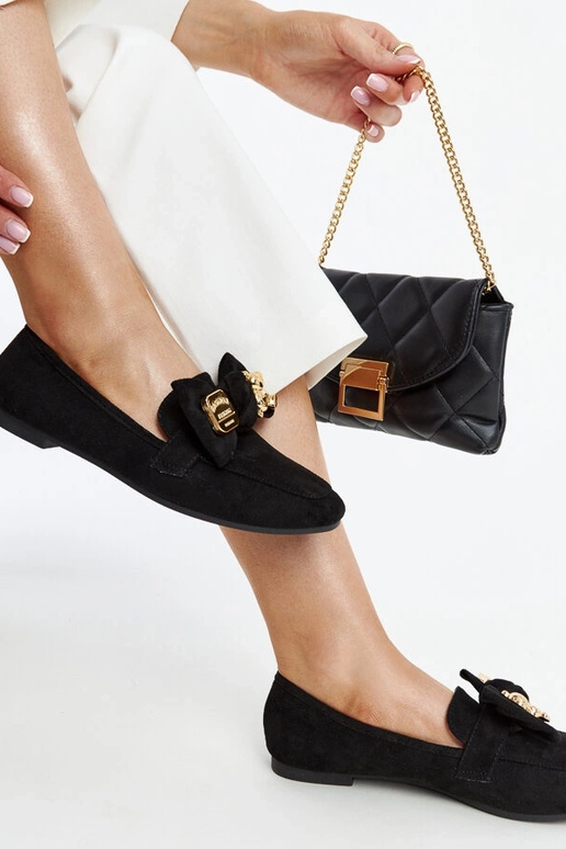 Schwarze Loafer mit dekorativer...