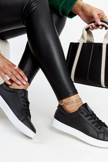 Schwarze Sneakers aus Ökoleder Semret 2