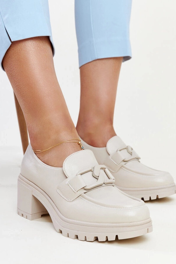 Beige Schnürschuhe mit Lederinnensohle Vinceza