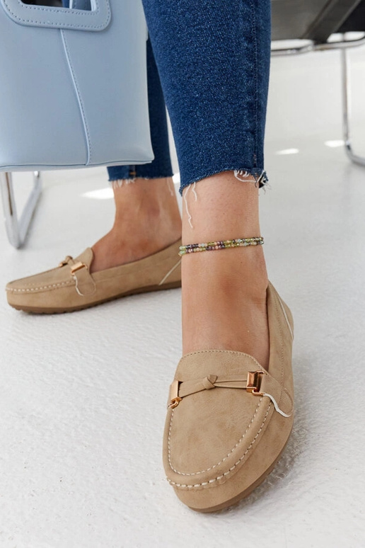 Beigefarbene Loafer mit mattem Finish...