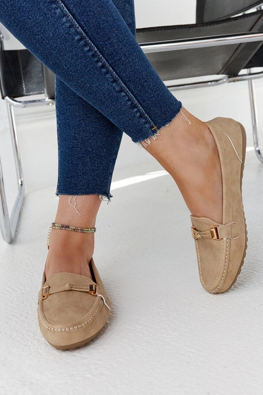 Beigefarbene Loafer mit mattem Finish...