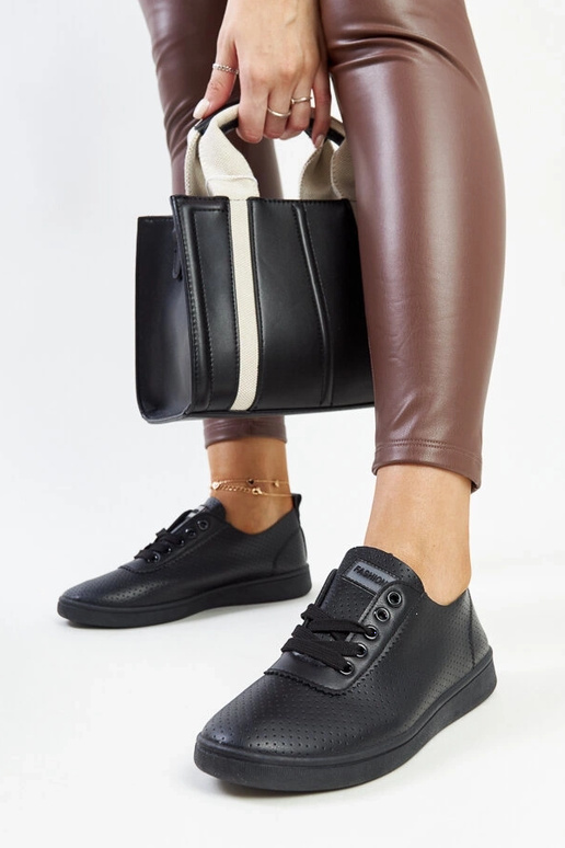 Schwarze Sneaker Yusra aus Ökoleder