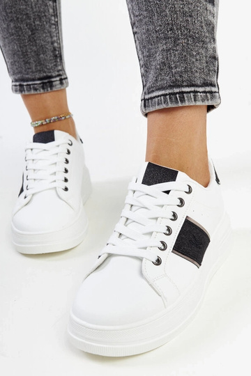 Schwarz-weiße Sneakers mit dickerer Sohle Finestra