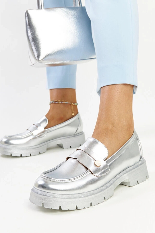 Silberne Schuhe aus Kunstleder Mladenka Silberne Schuhe aus Kunstleder Mladenka
