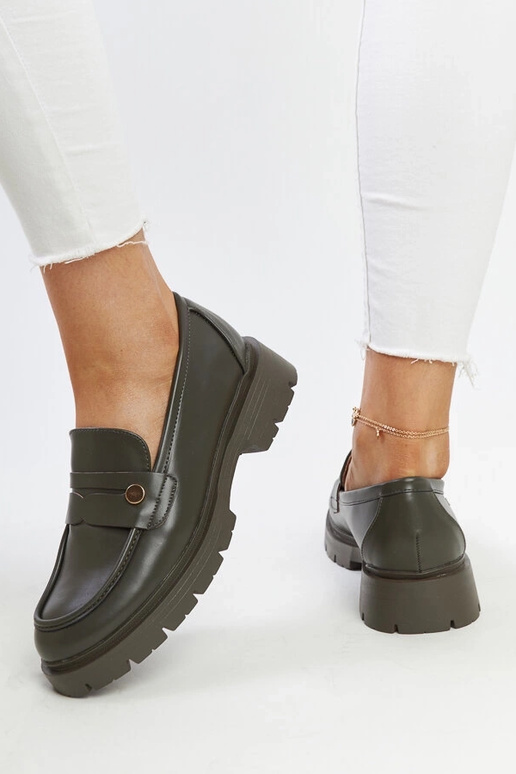 Dunkelgrüne Schuhe aus Kunstleder... Dunkelgrüne Schuhe aus Kunstleder...