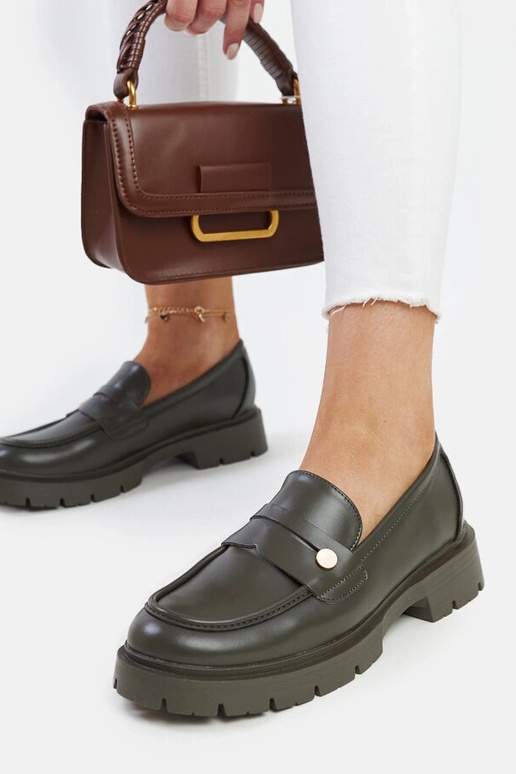 Dunkelgrüne Schuhe aus Kunstleder... Dunkelgrüne Schuhe aus Kunstleder...