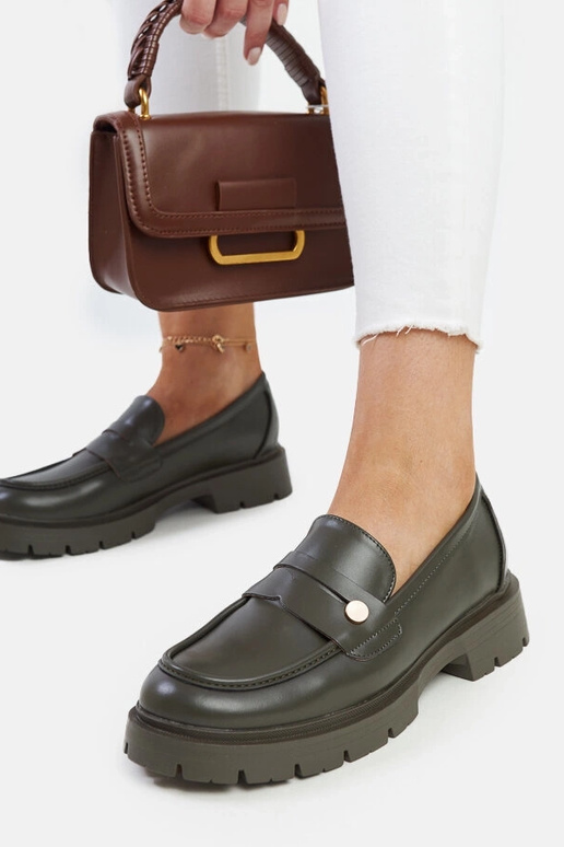 Dunkelgrüne Schuhe aus Kunstleder... Dunkelgrüne Schuhe aus Kunstleder...