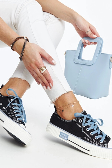 Schwarze Sneakers mit farbigen Schnürsenkeln Jadranka