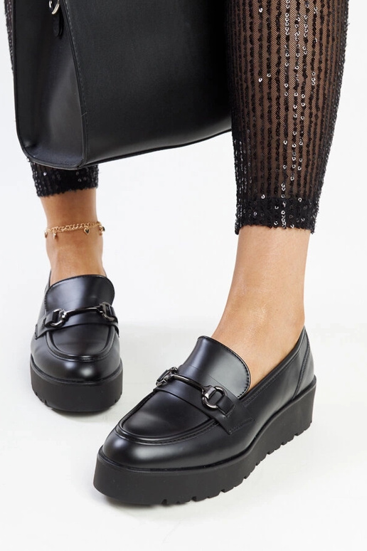 Schwarze Loafer mit Keilabsatz von Oili Schwarze Loafer mit Keilabsatz von Oili