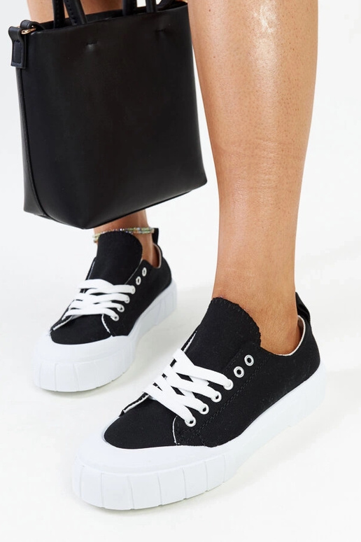 Eduard‘s schwarze Stoff-Sneaker