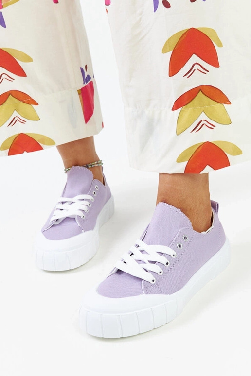 Lila Stoff-Sneakers von Eduard‘s