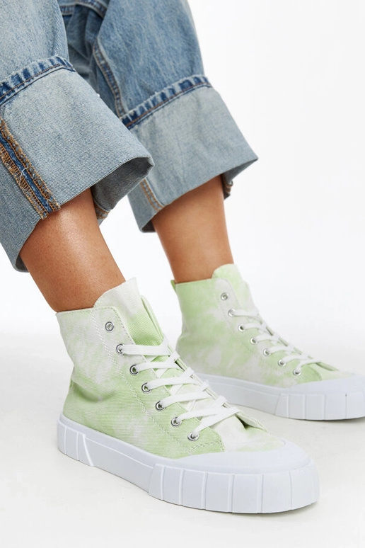 Hellgrüne High-Top-Canvas-Sneakers...