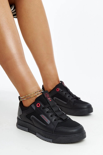 Schwarze und graue...