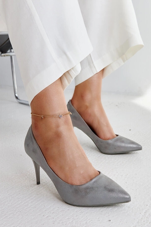 Graue Metallic-Pumps mit Ledersohle...