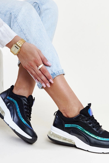 Schwarze Sneakers mit Jelka-Hologramm 2