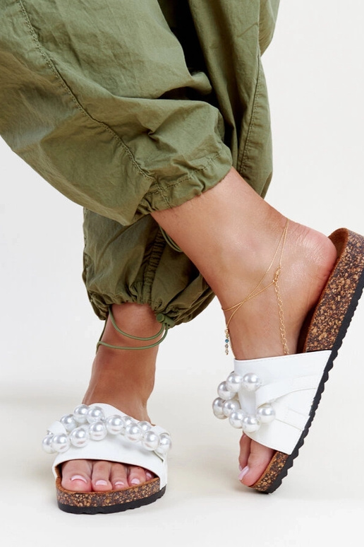 Weiße Flip-Flops mit Korksohle und...