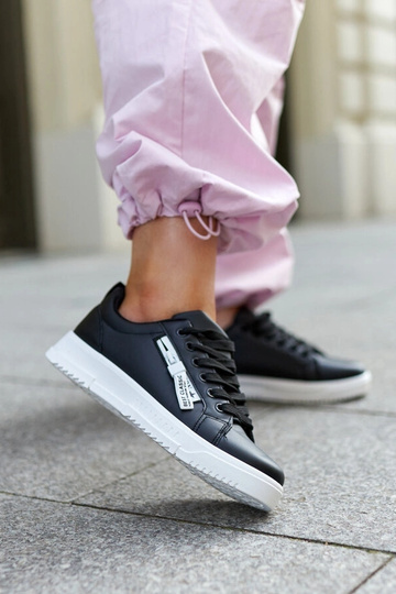 Schwarze Sneaker aus Ökoleder Brecht