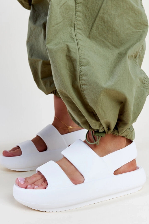 Attiana weiße Sandalen