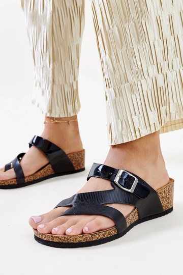 Schwarze Donata-Keilsandalen in Metallic-Optik