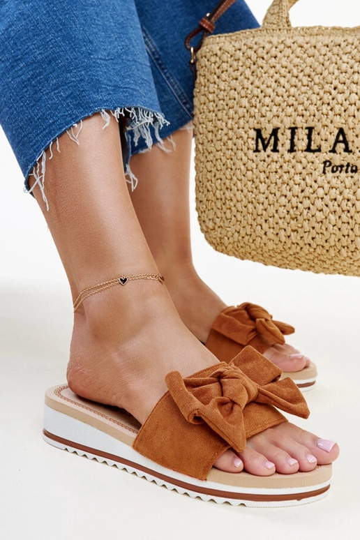 Mikhailas braune Flip-Flops mit...
