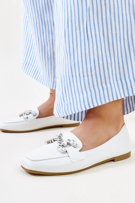 Weiße Loafer mit Zirkonia-Schnalle Mali Weiße Loafer mit Zirkonia-Schnalle Mali
