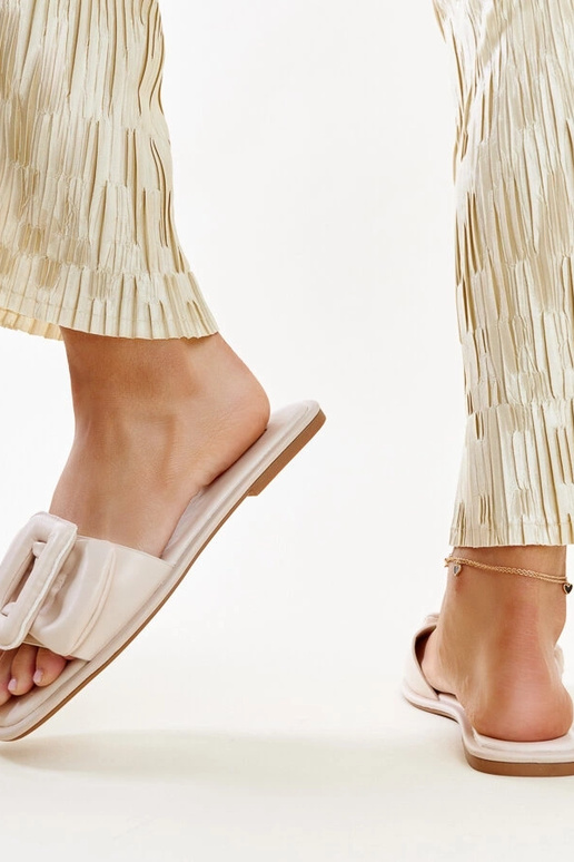 Beige Flip-Flops mit Ganema-Schnalle