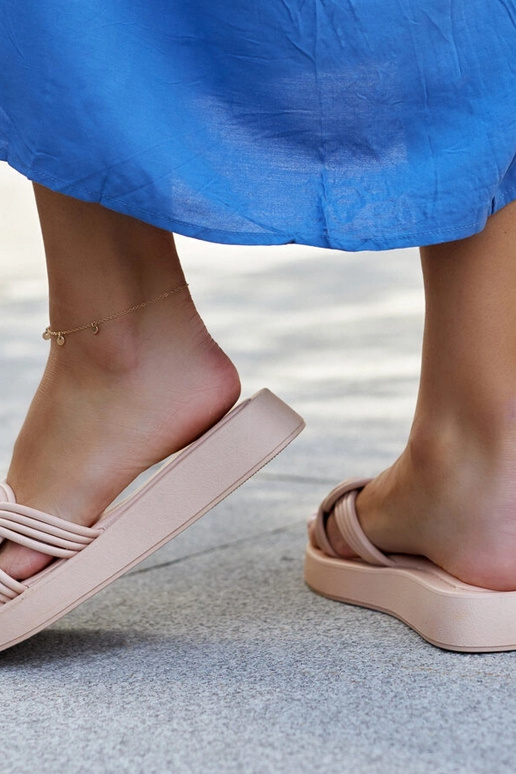 Beige Gummi-Flip-Flops Ferrei Beige Gummi-Flip-Flops Ferrei