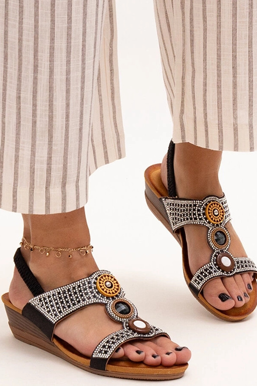 Glänzende Sandalen mit niedrigem...