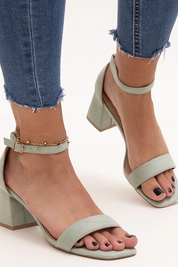 Issa – Hellgrüne Sandalen...
