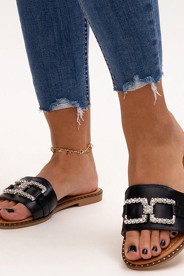 Schwarze Flip-Flops mit dekorativer Rochaela-Schnalle
