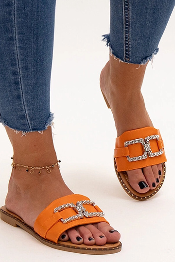 Orange Flip-Flops mit dekorativer Schnalle von Rochaela