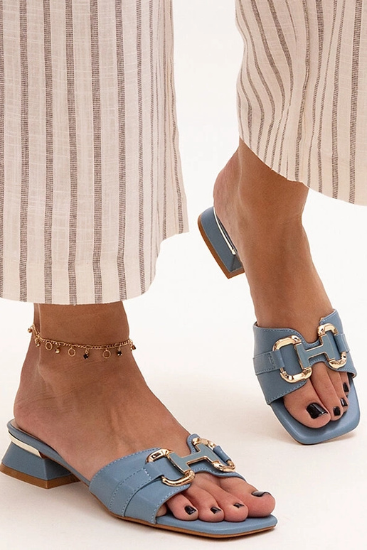 Pantoletten mit niedrigem Absatz und...