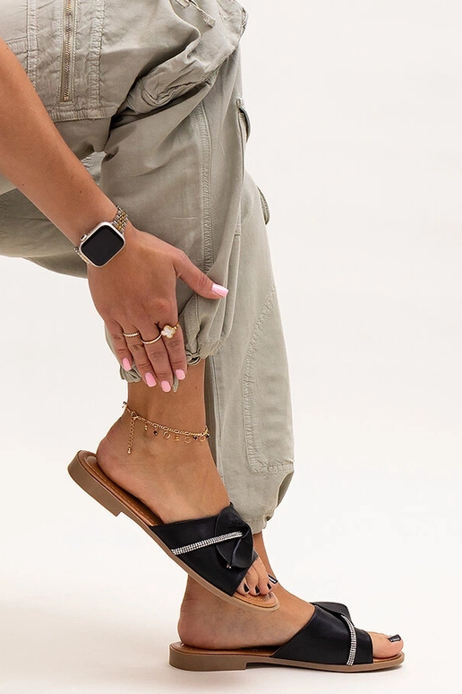 Kappen verziert mit einem Streifen...