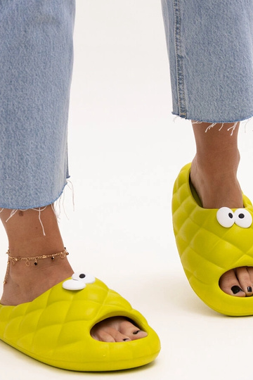 Grüne Schaumstoff-Flip-Flops mit Gorges-Augen