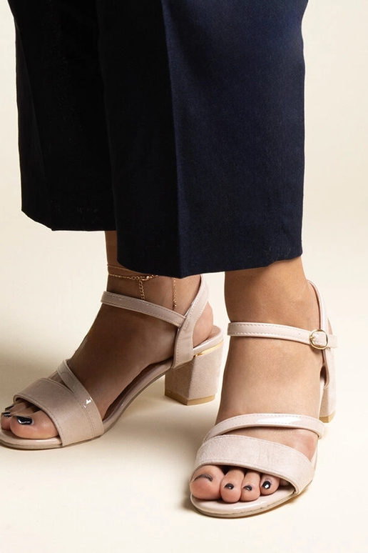 Beige Sandalen im Material-Mix Hambly